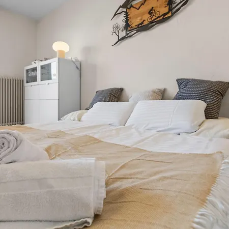 דירה Charmant Studio Avec Superbe Vue Et Balcon *