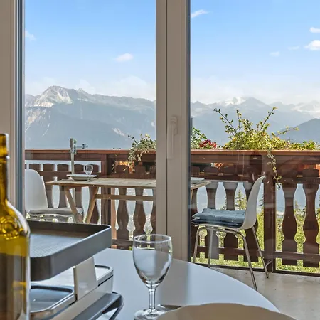Avec Superbe Vue Et Balcon